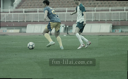 数据溪流汇入 图表湖泊